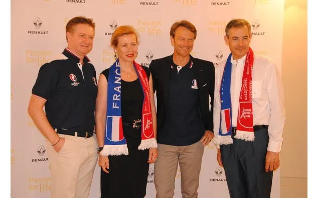 Französische und Schweizer Botschafter beim Public Viewing des EM-Spiels Frankreich gegen Schweiz