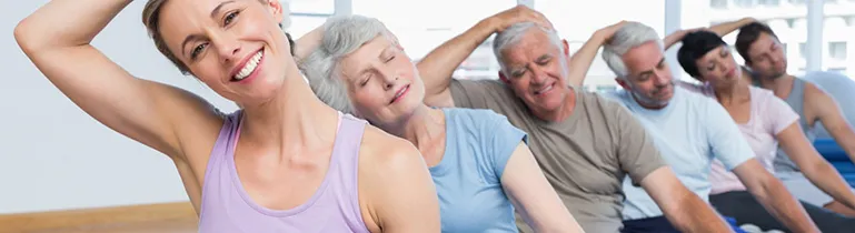 Freizeitgruppe bei einem Fitnesskurs