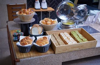 Frisch gebackenes Brot aus der hauseigenen Bäckerei im Hotel Agora Osaka Moriguchi