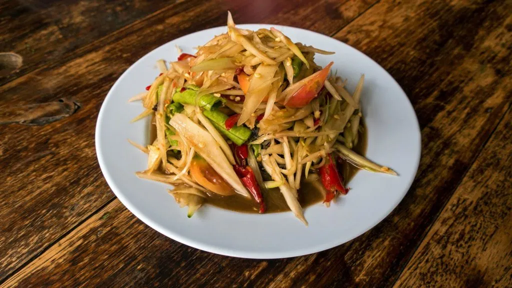 Frischer Papaya-Salat