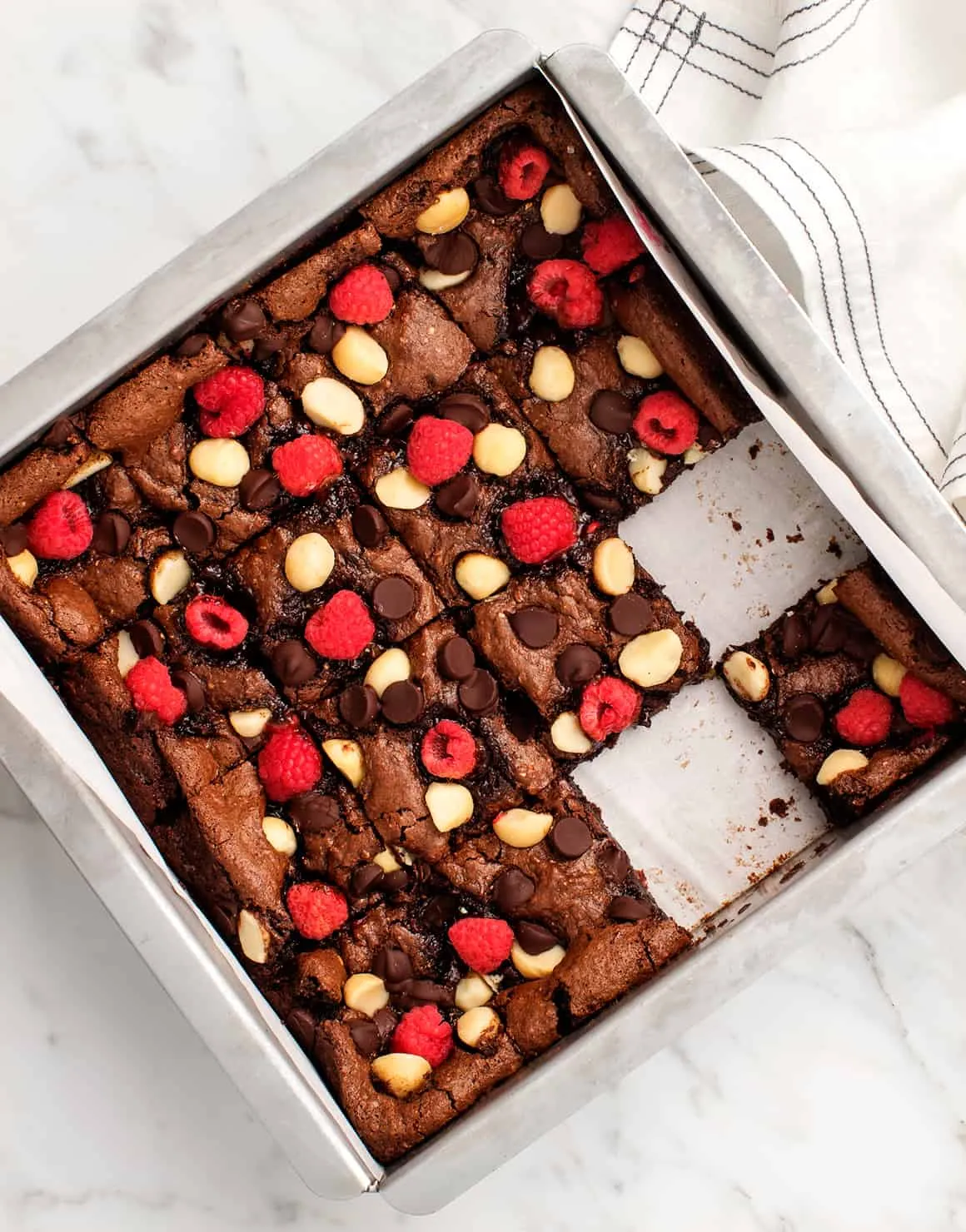 Fudgy vegane Dattel-Brownies, reich an Schokolade