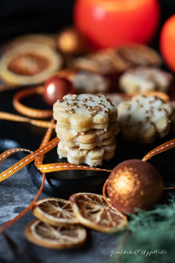 Gefüllte Marzipan-Orangen-Plätzchen, eine fruchtig-süße Kombination für die Weihnachtszeit