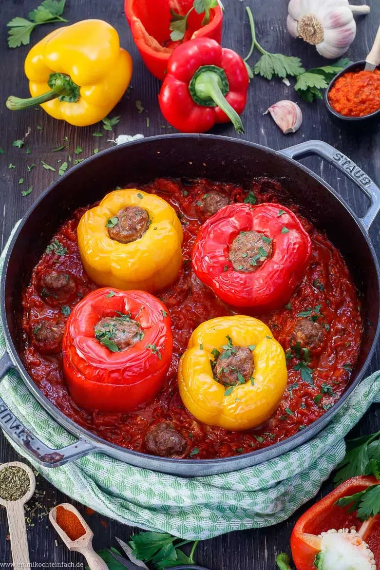 Gefüllte Paprika mit Hackfleisch - Vielfalt der Farben