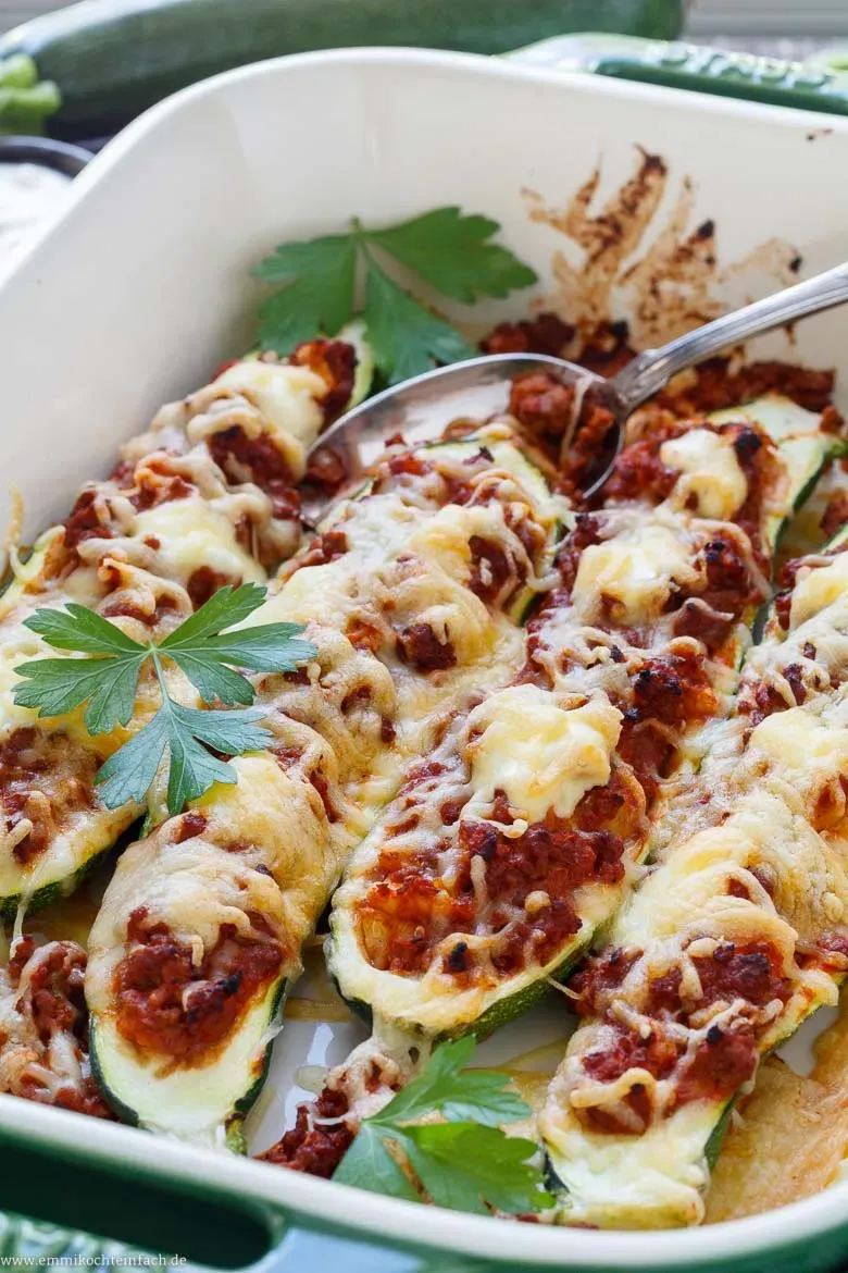 Gefüllte Zucchini mit Hackfleisch