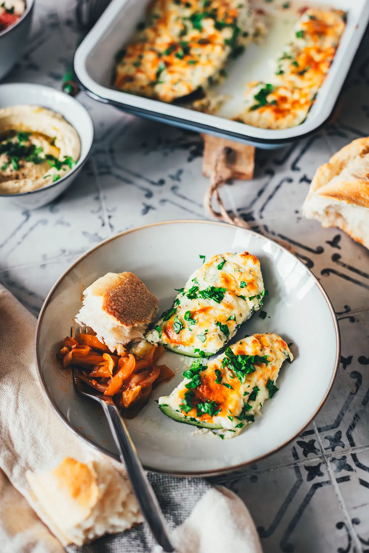 Gefüllte Zucchini mit Ricotta und Mozzarella | moeyskitchen.com