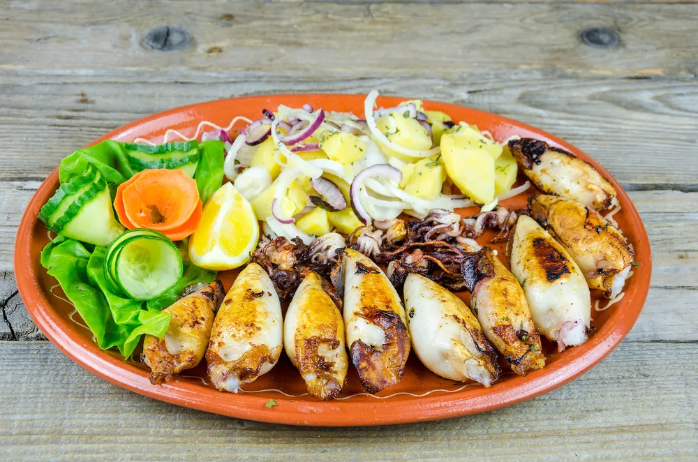 Gegrillte Lignje mit Petersilie