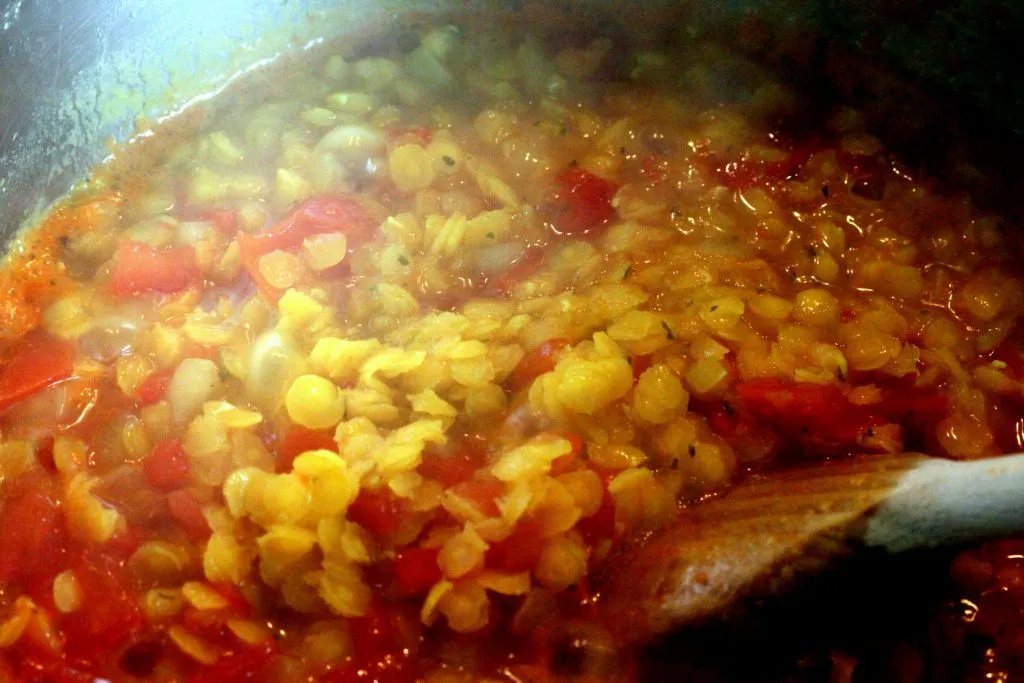 Gelbe Linsen als Basis für ein nahrhaftes Linsengericht