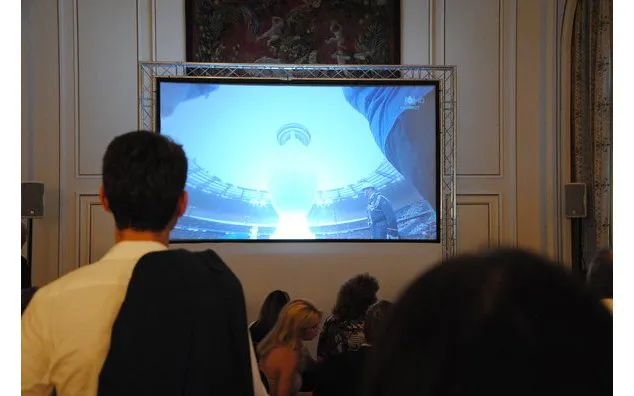 Gemeinsames Fußballerlebnis: Fans schauen das EM-Finale in der Botschaft