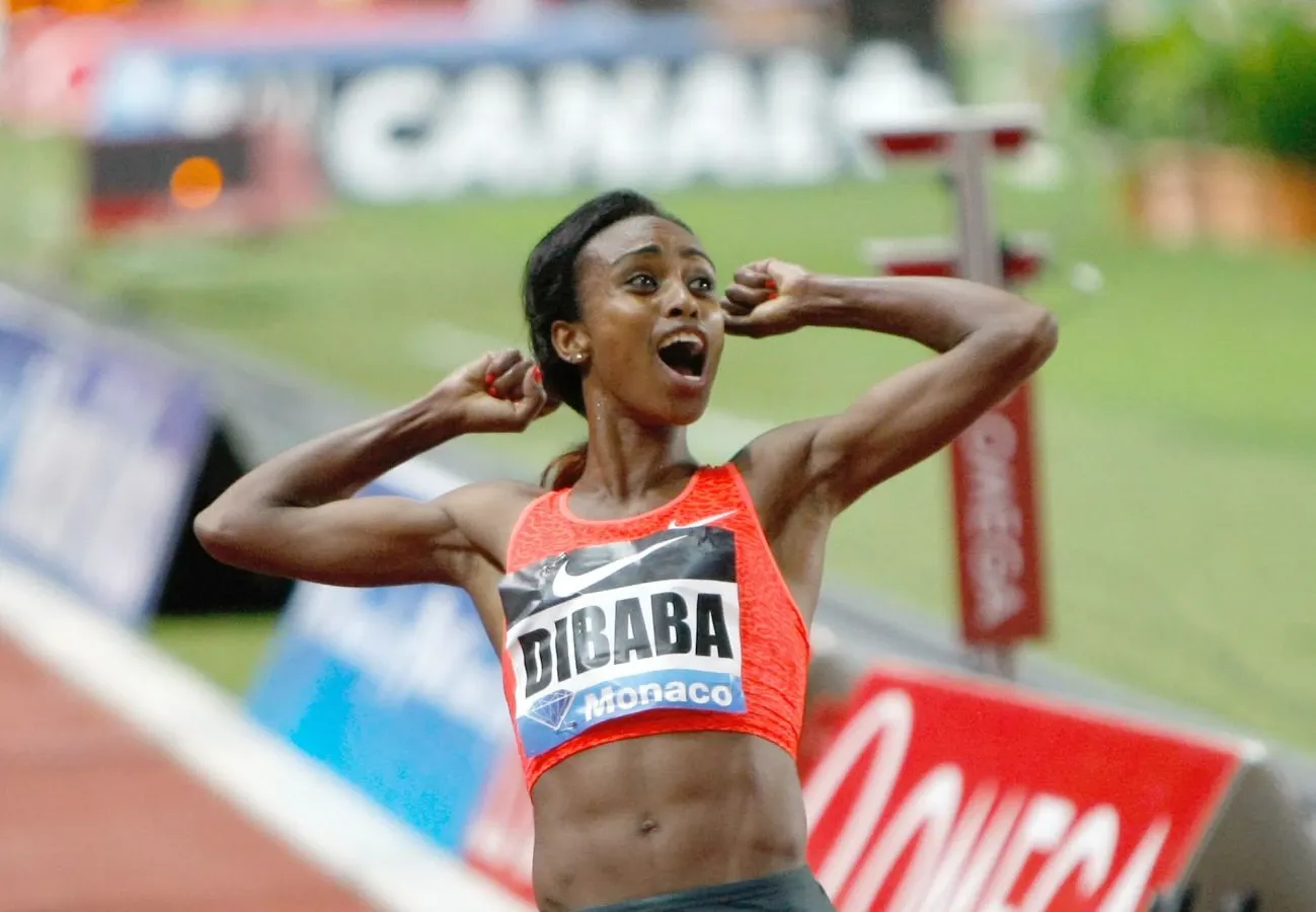 Genzebe Dibaba in Aktion beim 1500-Meter-Lauf, Weltrekord, Äthiopien
