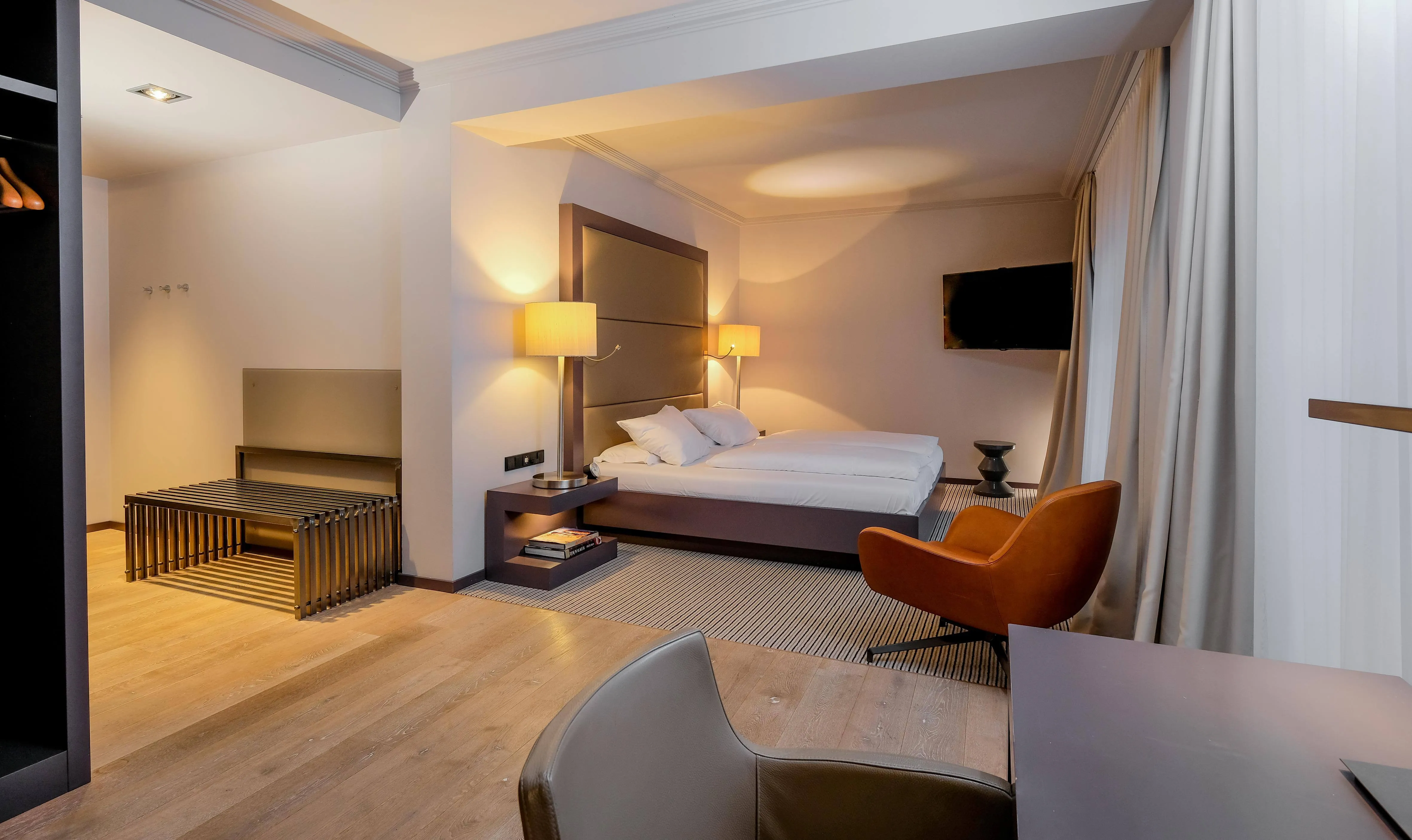 Geräumige Juniorsuite im Hotel ZUM LÖWEN mit elegantem Design