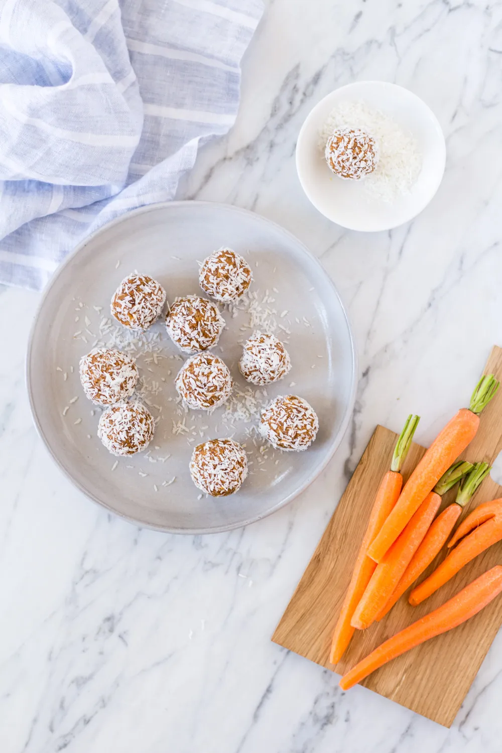 Gesunde Carrot Cake Energy Balls