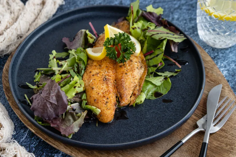 Gesundes Pangasiusfilet, perfekt gebraten und servierfertig