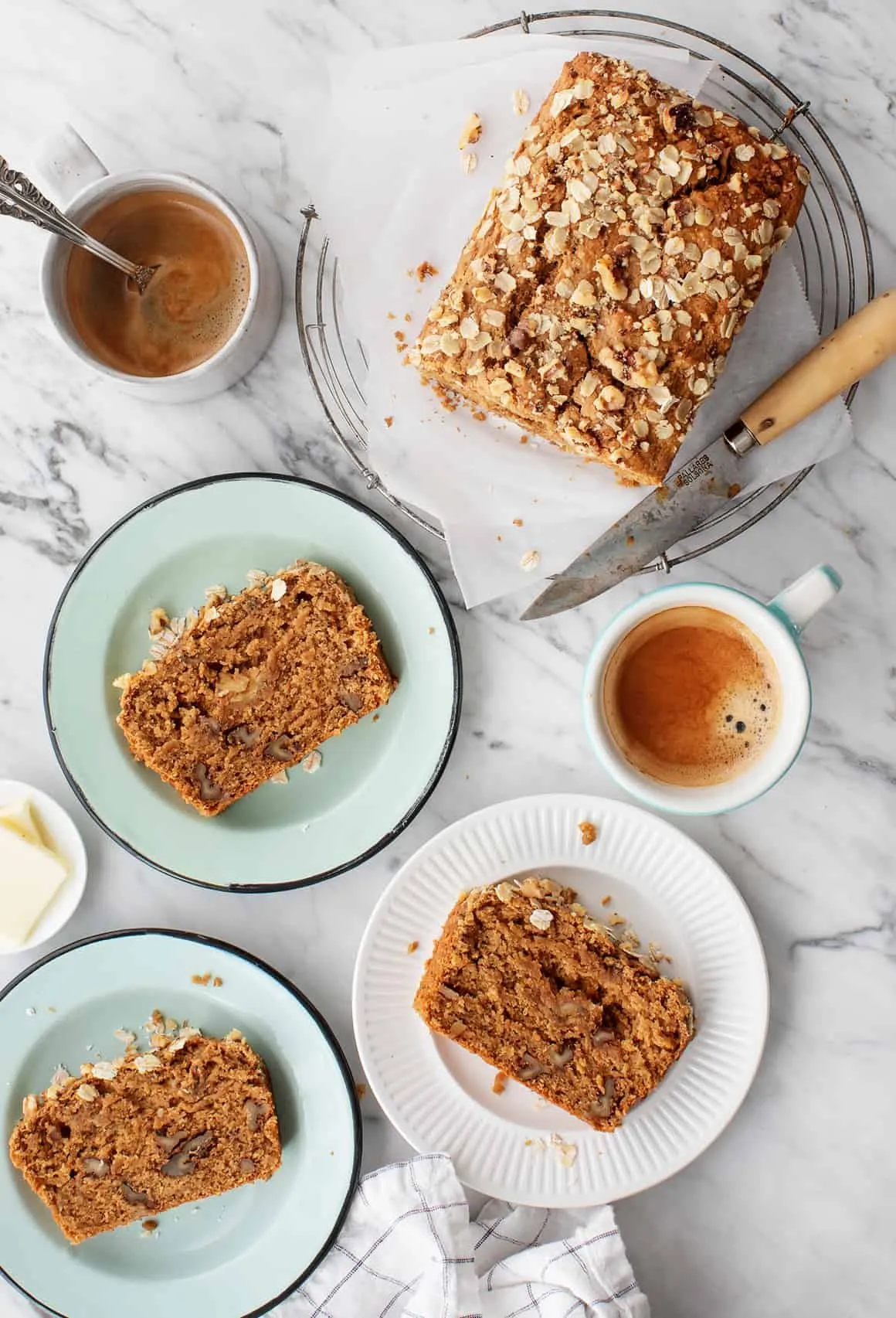 Gesundes veganes Bananenbrot mit perfekter Konsistenz