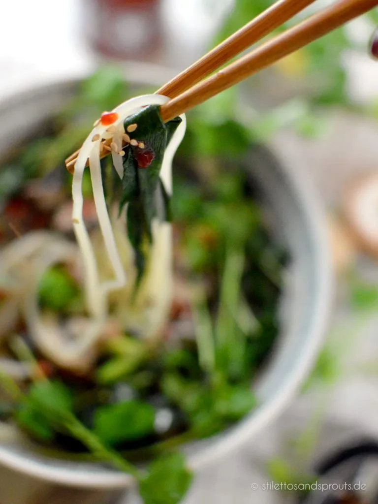 Gewürzt wie das asiatische Gericht zum Schluss mit Sriracha Sauce