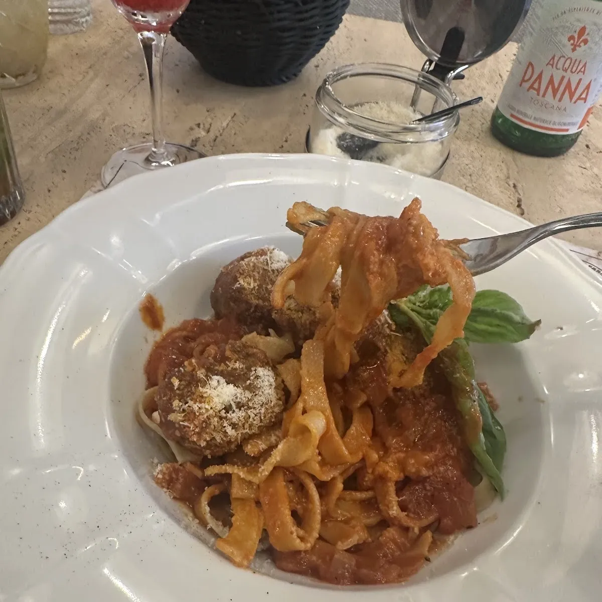 Glutenfreie Pasta in cremiger Sauce bei Pizza in Trevi: Ein Genuss für Zöliakie-Betroffene