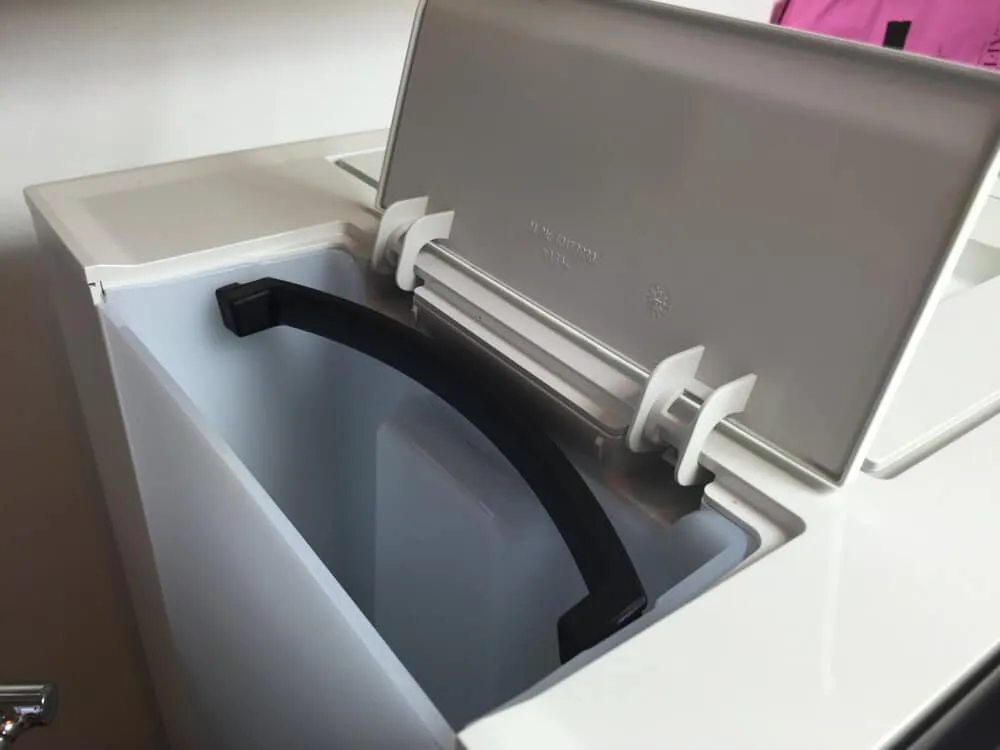 Großer Wassertank des Miele CM 7500 Kaffeevollautomaten: Effizienz und einfache Wartung