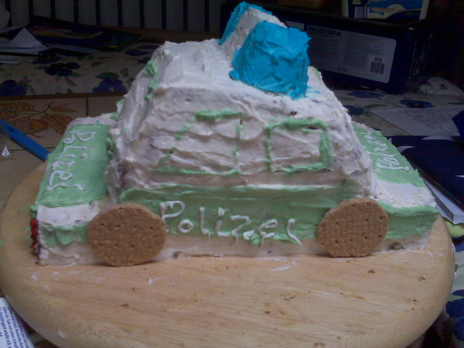 Grüner Polizeiauto Geburtstagskuchen