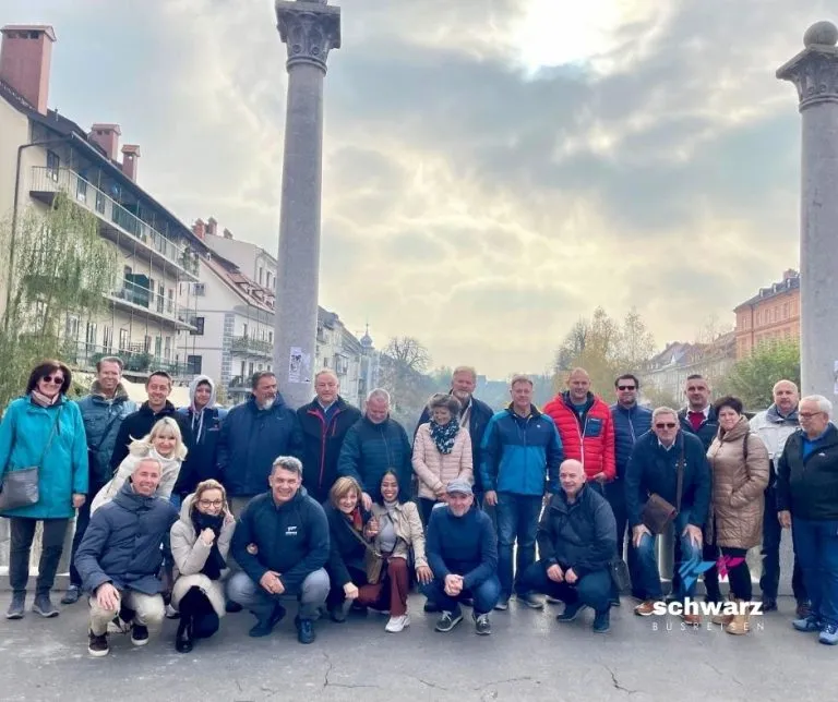 Gruppenfoto des Teams von Busreisen Schwarz beim Betriebsausflug