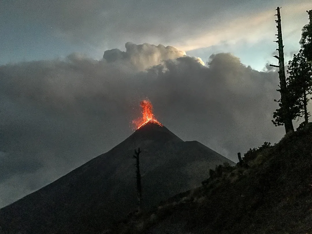 guatemala vulkan fuego bricht aus