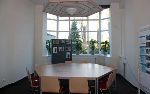 Gut ausgestatteter Seminarraum im Victor-Andersen-Haus in Barmstedt