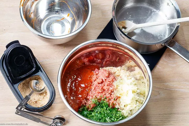 Hackfleisch Frikadellenmasse - www.emmikochteinfach.de