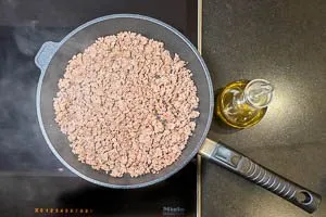Hackfleisch in der Pfanne anbraten