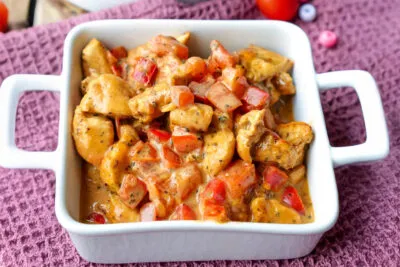 Hähnchen-Paprika-Pfanne in der Auflaufform