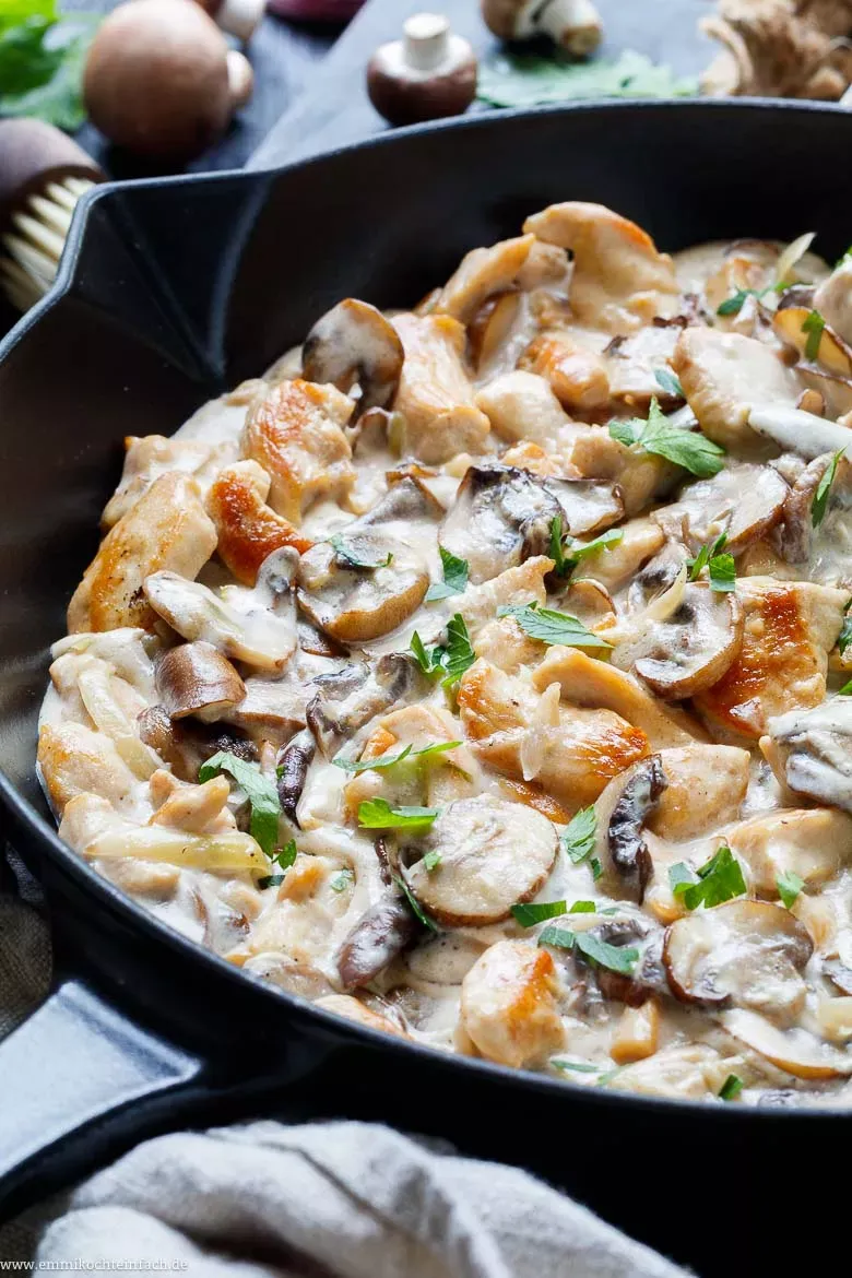 Hähnchengeschnetzeltes mit Pilzen - www.emmikochteinfach.de