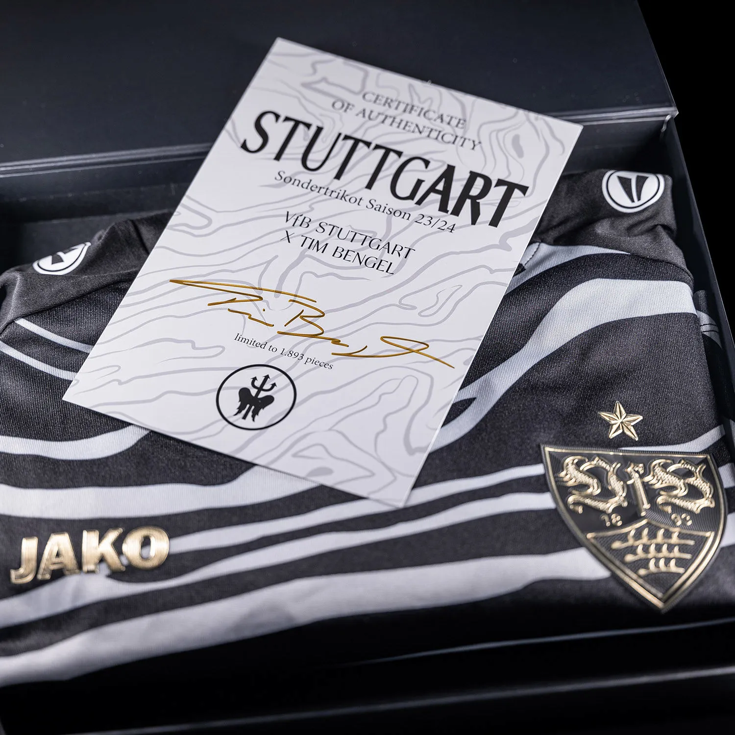 Handsigniertes Echtheitszertifikat des limitierten VfB StuttgART Trikots