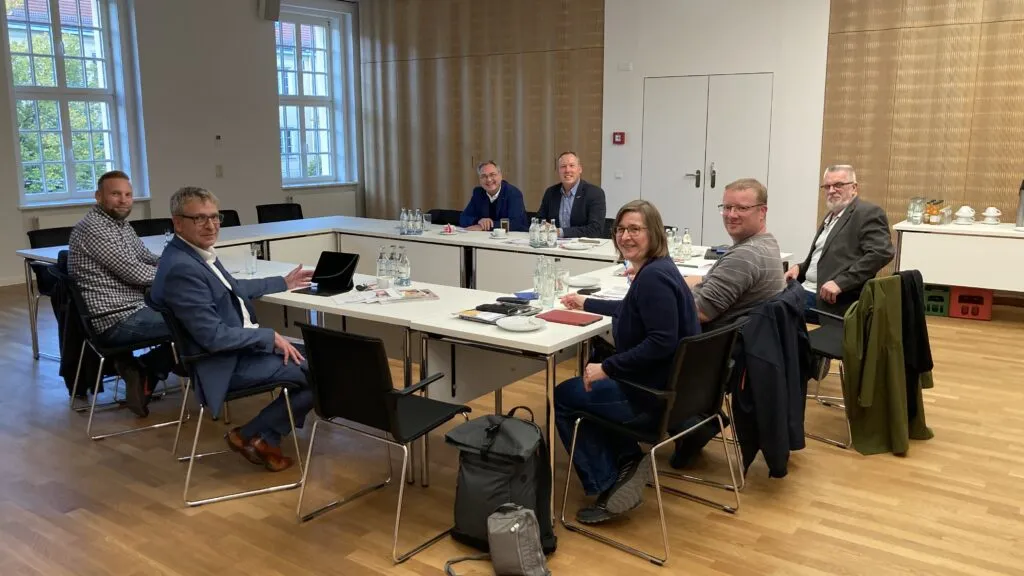 Handwerker im Gespräch über Ausbildungsreport und berufliche Weiterentwicklung