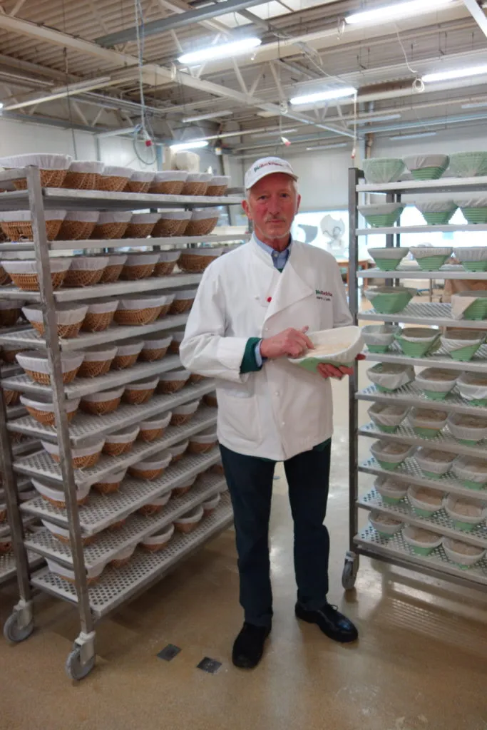 Hans-Jürgen Leib, Gründer des BioBackHauses, in seiner Bäckerei