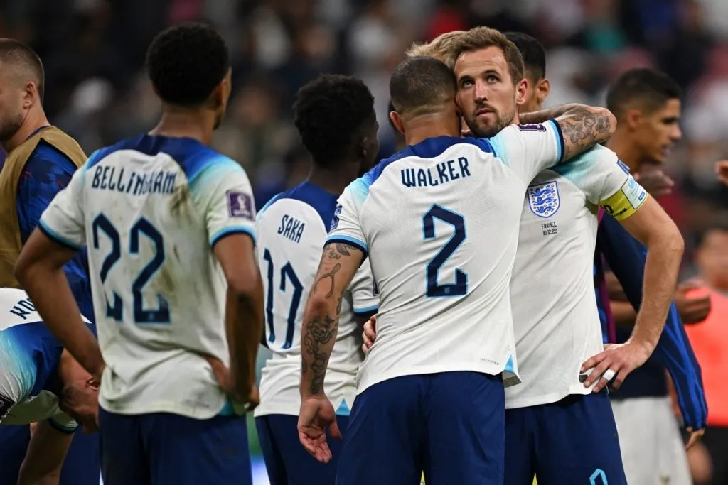 Harry Kane und Kyle Walker nach dem WM 2022 Viertelfinale England gegen Frankreich
