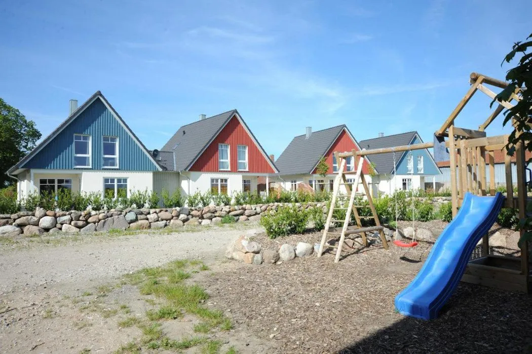 Häuser und Spielplatz