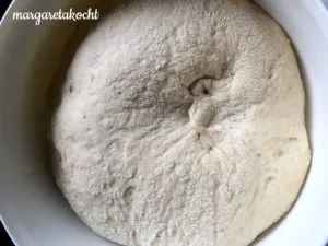 Hefeteig gehen lassen