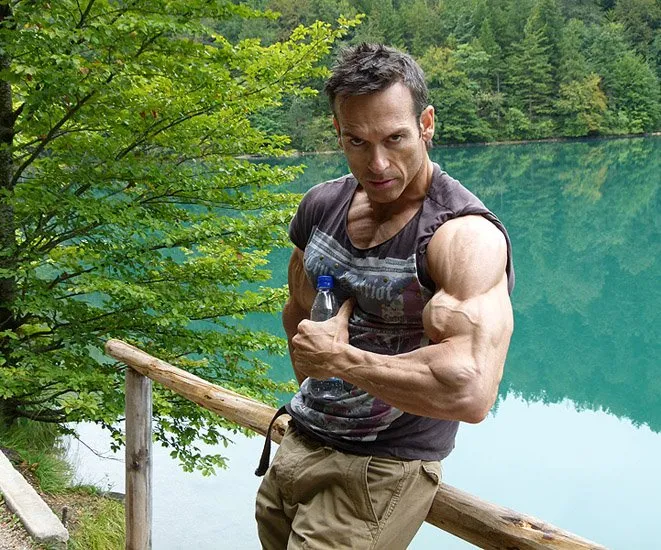 Helmut Strebl mit einer beeindruckenden Muskulatur