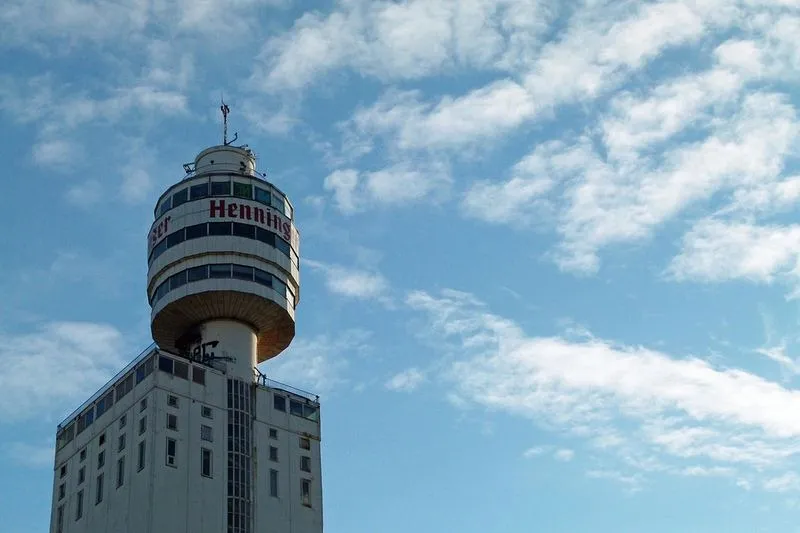 Henninger Turm Ansicht von der Seite