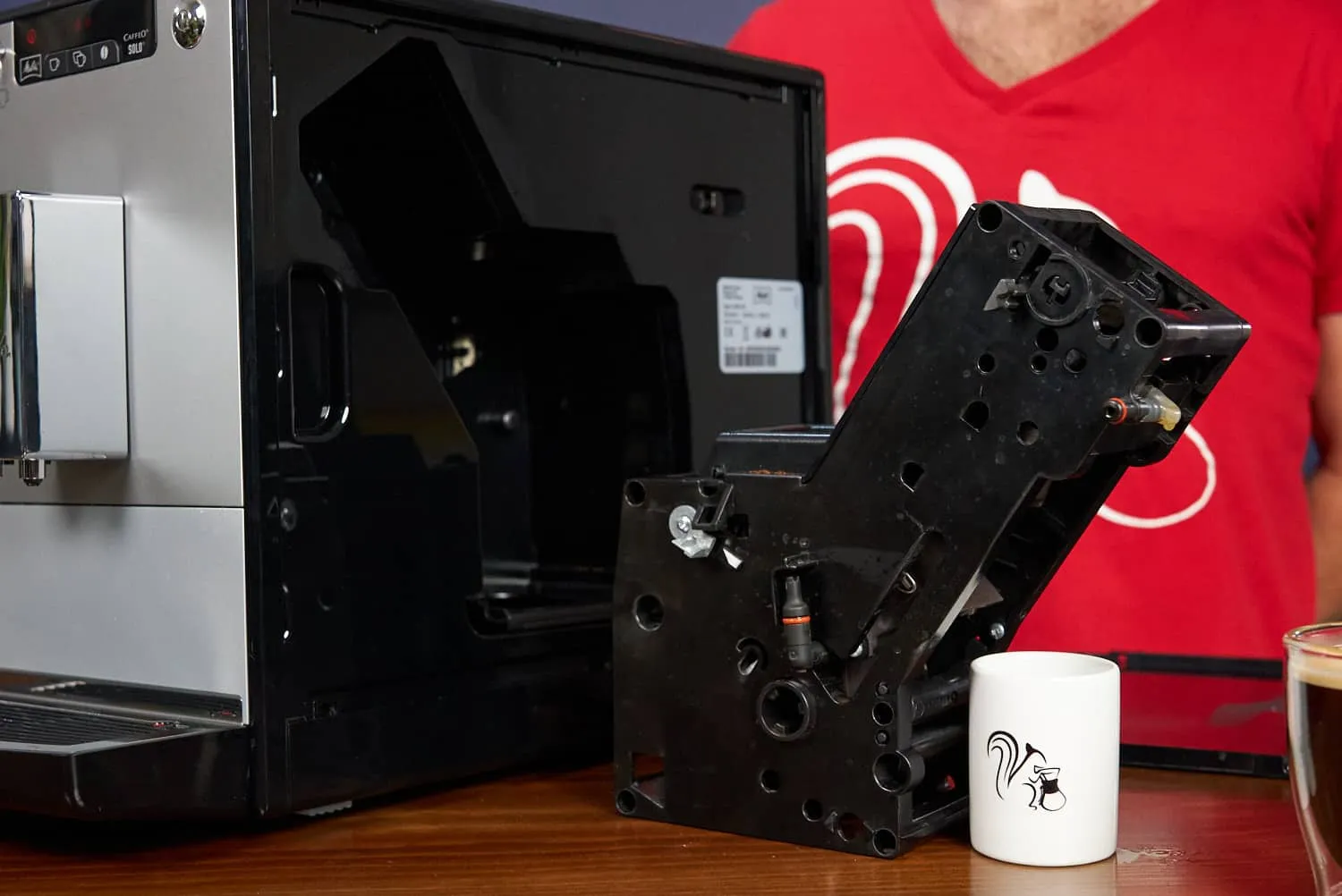 Herausnehmbare Brühgruppe der Melitta Caffeo Solo zur einfachen Reinigung