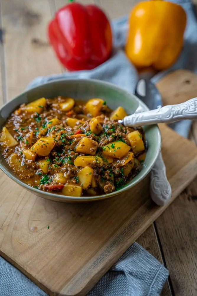 Herzhafter Bauerntopf mit Hackfleisch und Kartoffeln – ein einfaches Familienrezept