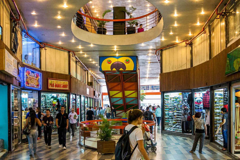 Hey Hey, My My – Die Galeria do Rock ist das Shoppingcenter der Urban Tribes