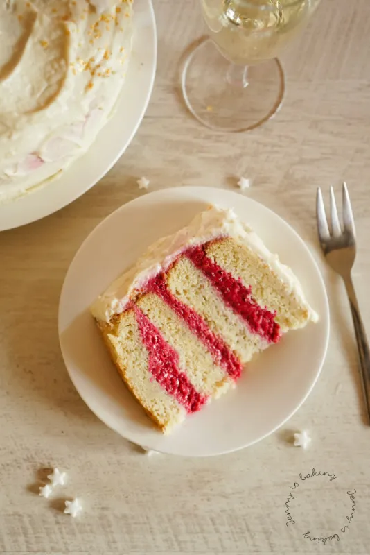 Himbeer-Sekt-Torte für festliche Momente