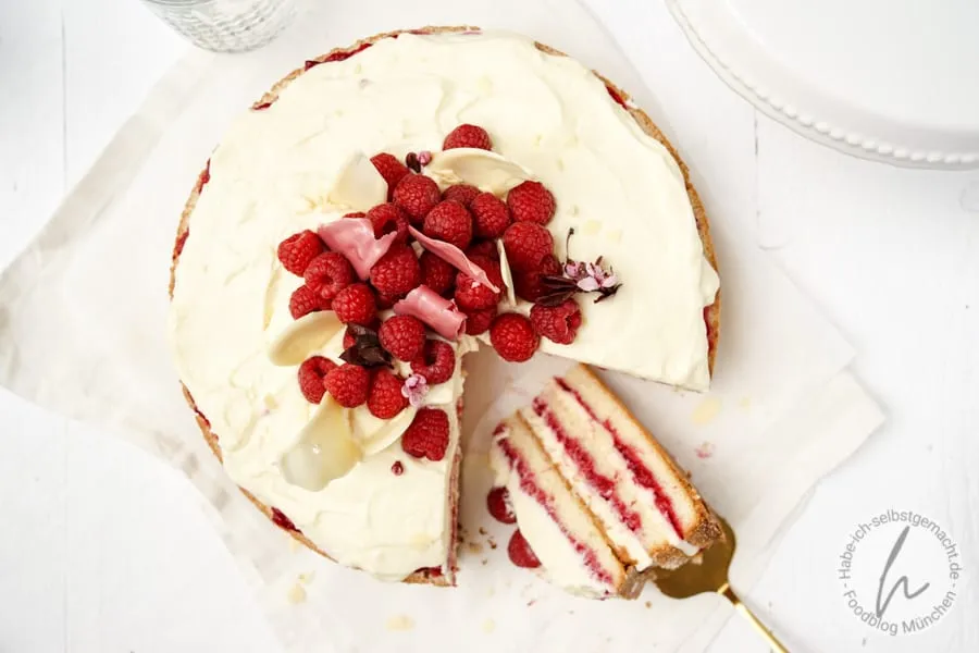 Himbeertorte mit Sahne