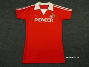 Historisches 1. FC Köln Trikot von Pierre Littbarski aus der Saison 1979/1980