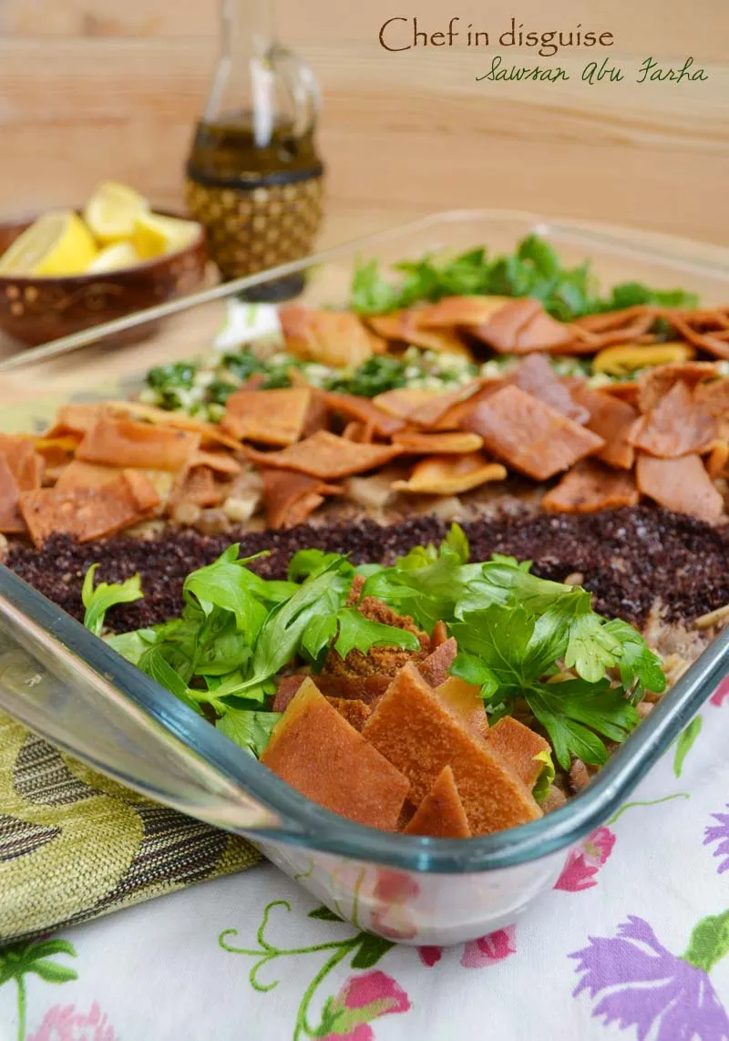 Horaa Osbao mit knusprigem Pita Brot als Topping