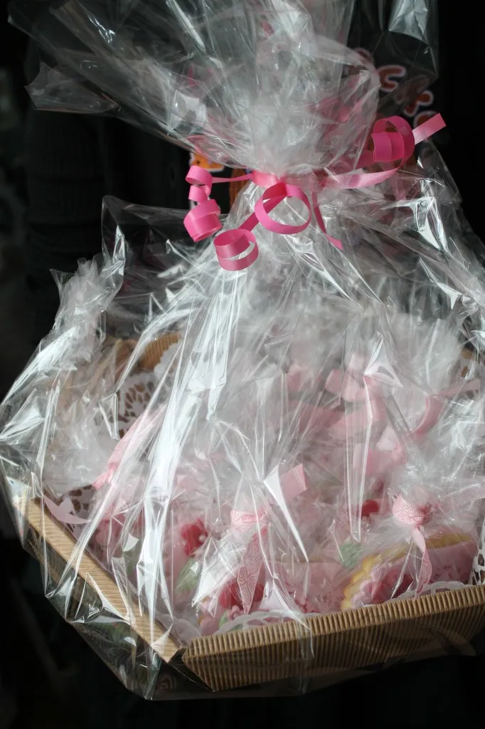 Hübsch verpackte Kekse als Dankeschön und Erinnerung an eine besondere Feier.