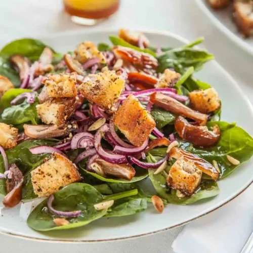 Hurmalı Ispanak Salatası Spinat-Dattel-Salat