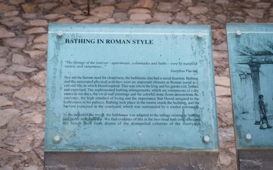 Hypokaust-System zur Fußbodenheizung im antiken Badehaus von Masada.