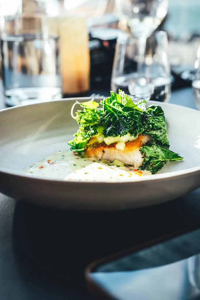 Im Restaurant Limfjordens Hus am Hafen von Glyngore am Limfjord in Dänemark. | moeyskitchen.com