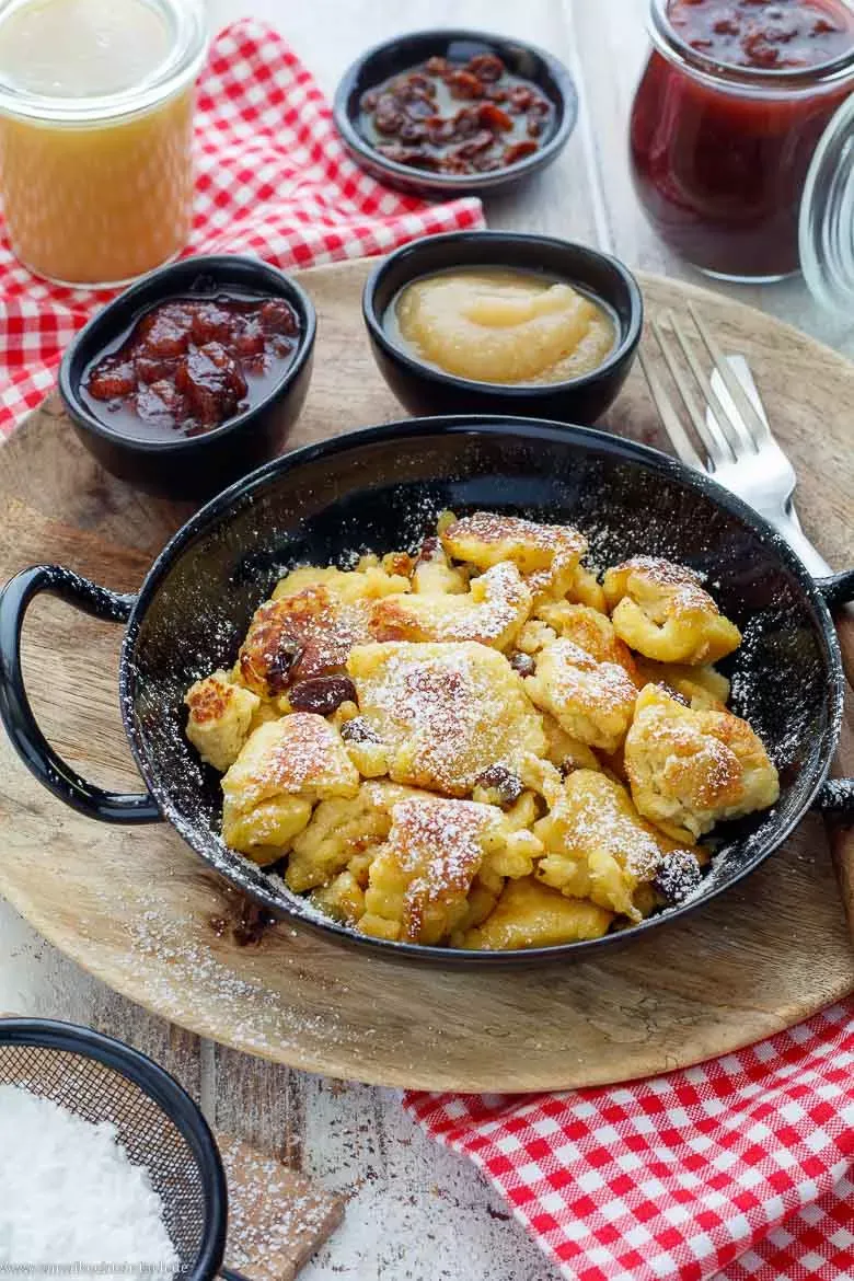 Kaiserschmarrn ganz klassisch & einfach - www.emmikochteinfach.de