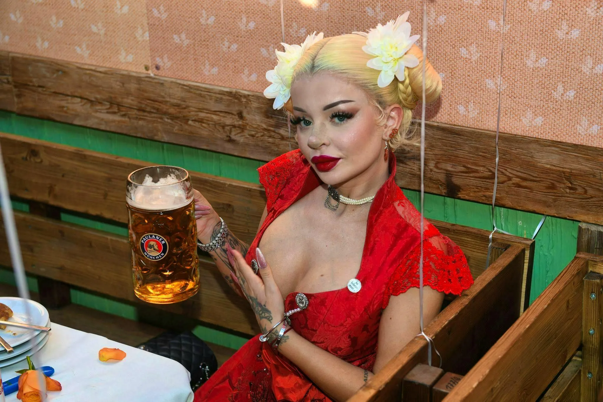 Katja Krasavice teilt ihr Geständnis auf TikTok