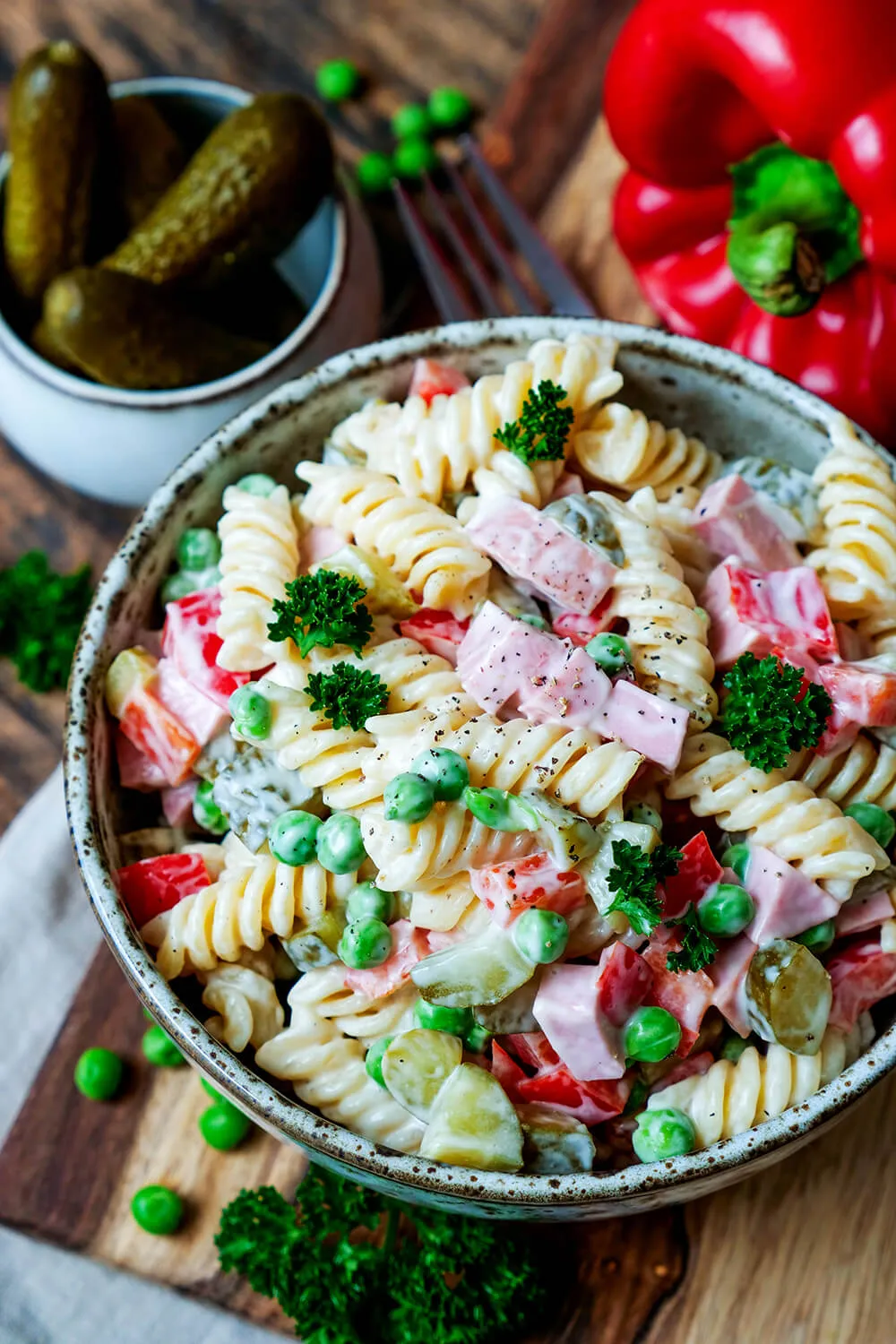 Klassischer Nudelsalat mit Mayo und Fleischwurst